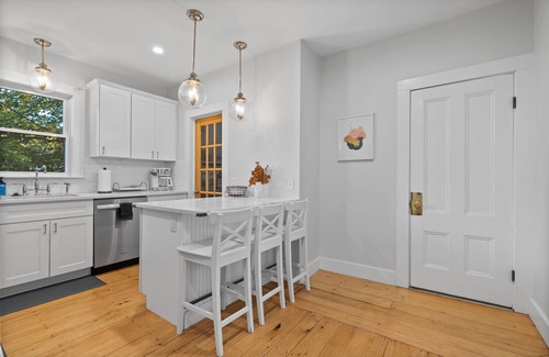 Reading Apartment | 3BR New England Getaway w/Game Room: Charm and Luxury Near Boston and Salem
