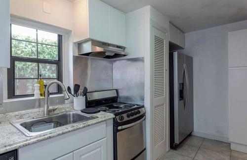 Greenway Plaza-Upper Kirby Apartment | 3BR The Queen Sacrifice Galleria, Medical Center!