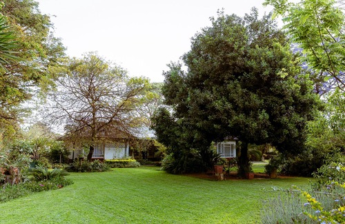 Harare House | 3BR Vacation Home Amidst Lush Garden. Perfect for family.