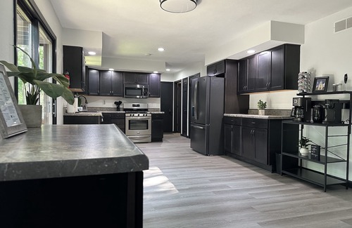 South Bend House | 3Kings|6Beds|Games|Deck|FirePit|Sleeps10