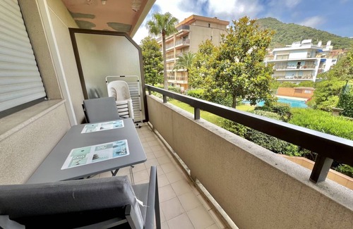 Mandelieu-la-Napoule Beach Apartment | 3P04 Swimming pool, sea view 3-room apartment air-conditioned