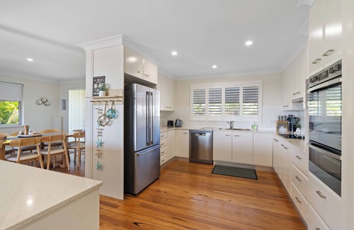 Forster House | 3rd night 1/2 price August & September! 250m to Beach