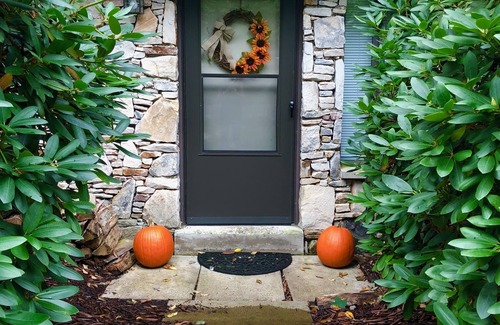 Seven Springs House | 3rd Night FREE Oct & Nov - Free Shuttle Service
