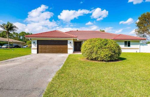 Jog Road House | 4/3.5 House with pool- Boynton Beach, FL.