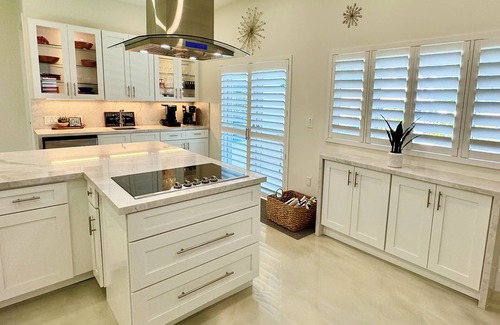 Dania Beach House | 4/3-Heated Pool-Dock-Ping Pong-Kayaks-Luxurious