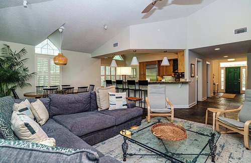 St. Augustine Condo | 4/4 with Luxurious Spa bathroom-screened lanai-golf-pool-hot tub-near beaches