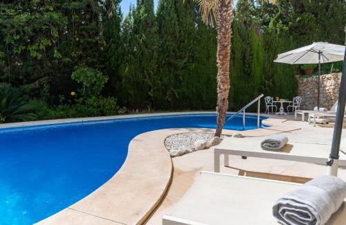 Marbella Apartment | 4 BDRM Andalusian Villa w Cinema & Sea Views