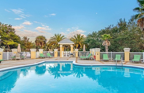 Fort Morgan House | 4 Bed 2 Bath Martinique on the Gulf House. 'Ocean Breeze'