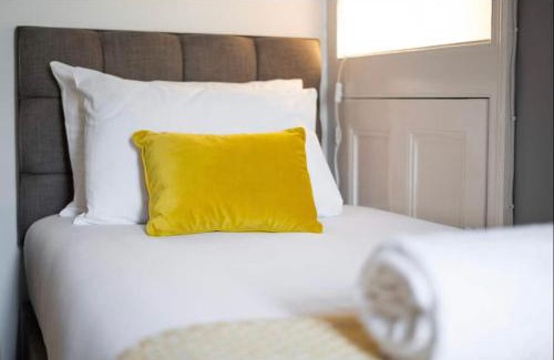 Castle House | 4 Bed Executive Style House - Near City Centre