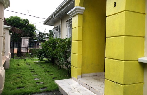 Nindiri House | 4 Bed House-Sleeps 8-Pet Friendly-Private Garden