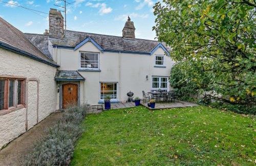 Appledore House | 4 Bed in Appledore DOCHO
