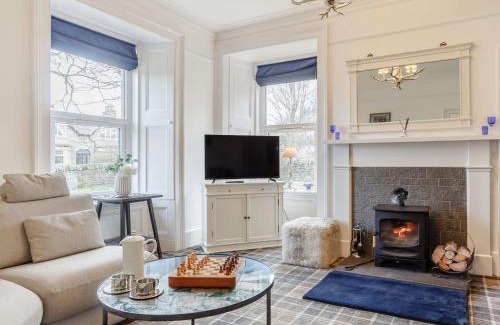 Wick House | 4 Bed in Wick 91390