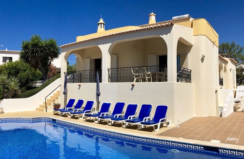 Mato Serrao Villa | 4 Bed Private Villa. Heated 10m pool. Tennis court. 800m to beach.