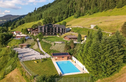 Alpendorf Apartment | 4 Bed Studio Standard without Balcony