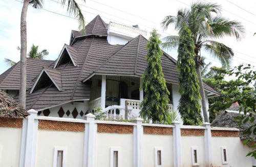 Galu Villa | 4 Bed Villa - Sleeps 8 - Pool - Garden - Parking