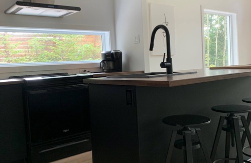 St-Adolphe-d'Howard Cottage | 4 bedrooms, 2 bathrooms, 2 livingrooms and offices surrounded by nature!
