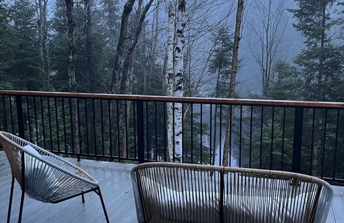 St-Adolphe-d'Howard Cottage | 4 bedrooms, 2 bathrooms, 2 livingrooms and offices surrounded by nature!