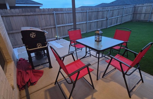 Odessa House | 4 bedroom 2 bathroom in the heart of the town surrounded by nearby attractions