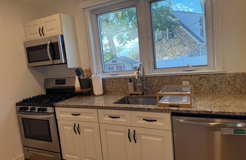 Wilmington House | 4-bedroom 2 Full Bath Cozy Retreat