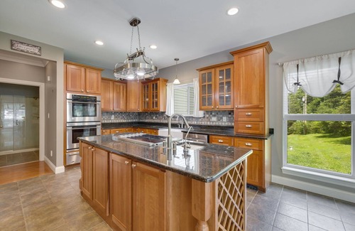 Eureka House | 4 bedroom 5 bath countryside beauty!