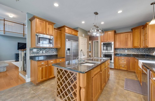 Eureka House | 4 bedroom 5 bath countryside beauty!