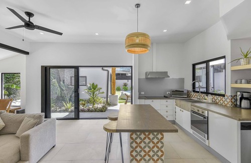 Playa Langosta House | 4 Bedroom 8 Guests Walk to Beach Private Pool Playa Langosta Tamarindo