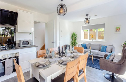 Weston-super-Mare Cottage | 4 bedroom accommodation in Kewstoke, near Weston-super-Mare