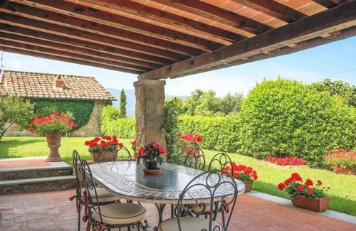 Dicomano House | 4 bedroom accommodation in Dicomano