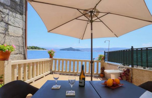 Samieira House | 4 bedroom accommodation in Raxo