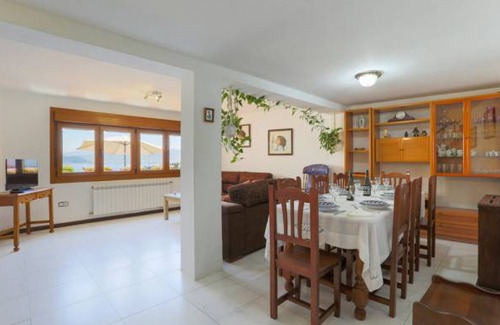 Samieira House | 4 bedroom accommodation in Raxo