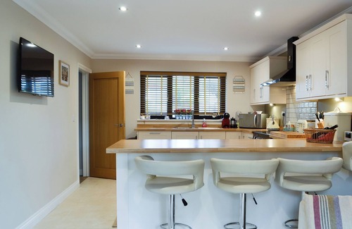 Cwm-twrch Isaf Cottage | 4 bedroom accommodation in Lower Cwm-twrch, near Ystradgynlais