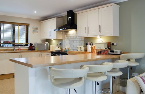 Cwm-twrch Isaf Cottage | 4 bedroom accommodation in Lower Cwm-twrch, near Ystradgynlais