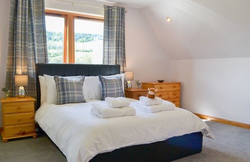 Drumnadrochit Cottage | 4 bedroom accommodation in Drumnadrochit, near Inverness