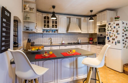 Gromaca House | 4 bedroom accommodation in Gromaca