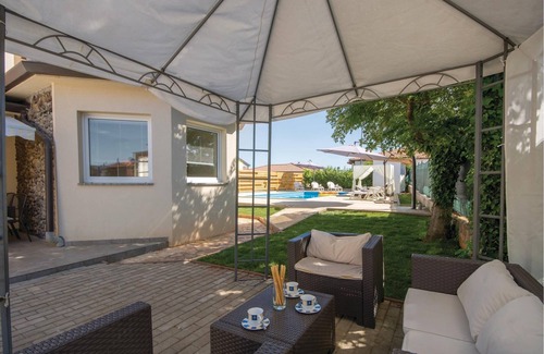 Kastel House | 4 bedroom accommodation in Kastel