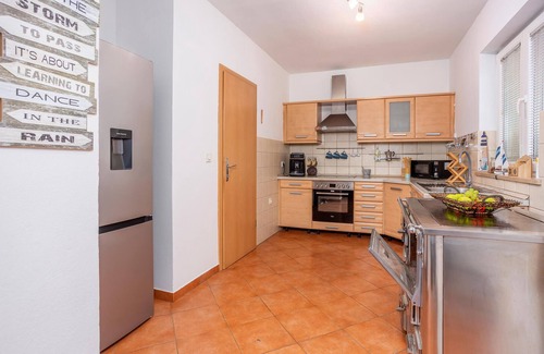 Sarsoni House | 4 bedroom amazing home in Mladenici
