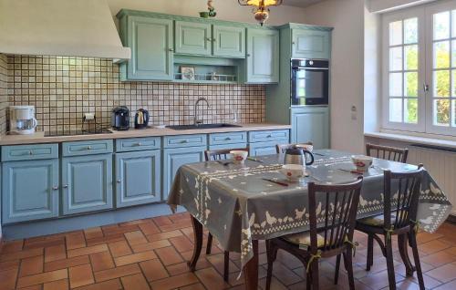 Plouigneau House | 4 Bedroom Awesome Home In Plouigneau