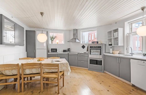 Logstor House | 4 bedroom cozy home in Løgstør