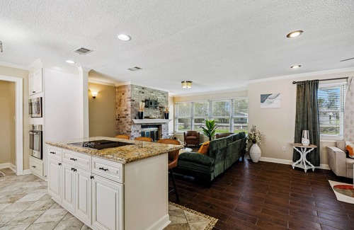 Gonzales House | 4-bedroom Cozy Home in Gonzales