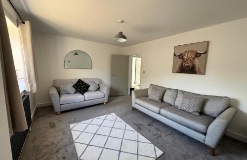 Weston-super-Mare House | 4 bedroom detached home sleeps 8