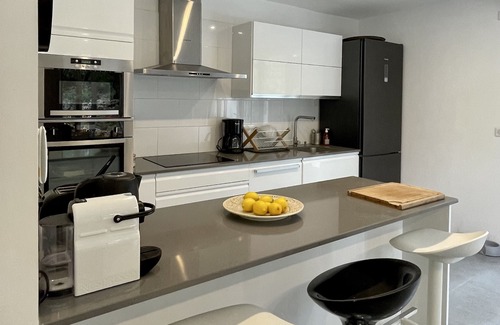 Cap-Ferrat Villa | 4 Bedroom Villa with infinity pool and private garden. Pet Friendly!