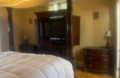 Broadmoor House | 4 Bedroom Gem And All Dat Jazz!!!