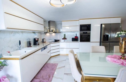 Kalamaki Villa | 4 bedroom house with heated pool, bar and BBQ