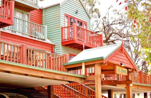 Moonambel House | 4 Bedroom Holiday House in Winery