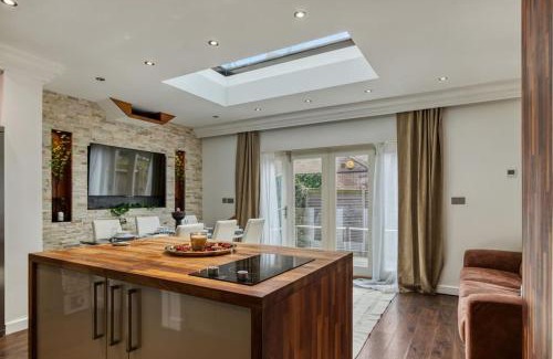 Turnham Green Apartment | 4 Bedroom House in Chiswick- Elegance & Serenity