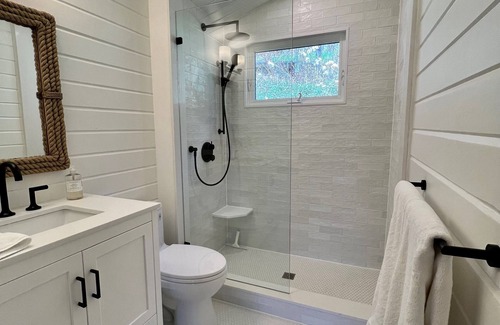 Seguin Cottage | 4 Bedroom Lake Joseph Muskoka cottage, lake life at its finest!