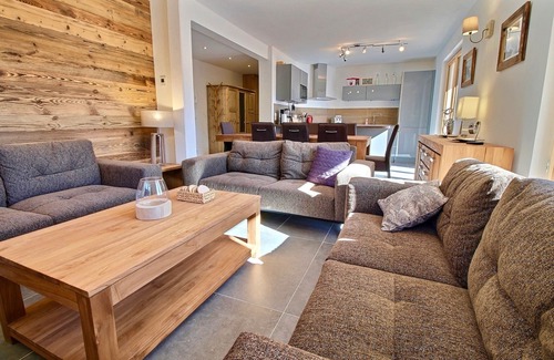 Les Carroz-d'Araches Apartment | 4 Bedroom Luxury Apartment, Les Carroz D'Araches. Wifi, Sauna, Parking & Garage
