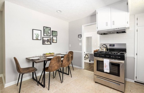 Belvedere Park House | 4 Bedroom Modern Renovation Minutes Downtown ATL