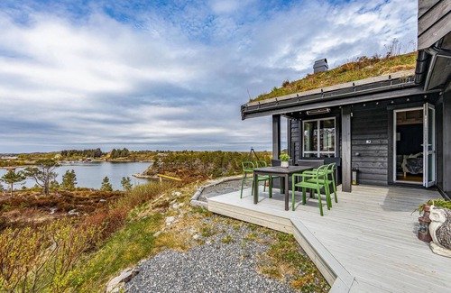 Aure House | 4 bedroom nice home in Tustna