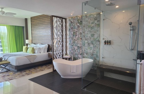 Downtown Cancun Resort | 4 Bedroom Penthouse in Cancun – Spend Christmas in Paradise!